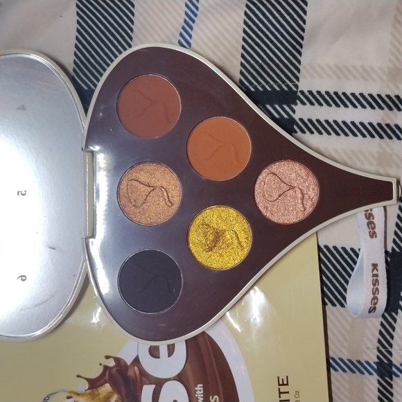 Glamlite Makeup Glamlite X Hersheys Kisses Eyeshadow Palette Poshmark